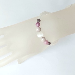Ásvány karkötő szelenit, kunzit, turmalin, lepidolit és hókvarc kövekkel, Ékszer, Karkötő, Ásványkarkötő, Ékszerkészítés, MESKA