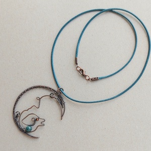 Vörösréz hold és kutya nyaklánc apatit ásvány kővel - ékszer - nyaklánc - medálos nyaklánc - Meska.hu