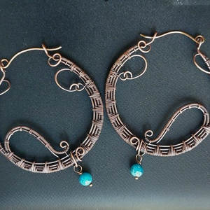 Nagy vörösréz karika fülbevaló apatit ásvány kövekkel - ékszer - fülbevaló - karika fülbevaló - Meska.hu