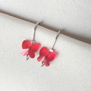 Swarovski pillangós gyerek acél fülbevalók - ékszer - fülbevaló - lógó fülbevaló - Meska.hu