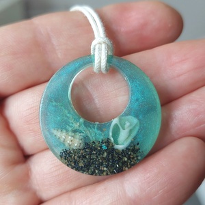 Tengerpart műgyanta nyaklánc - ékszer - nyaklánc - medálos nyaklánc - Meska.hu