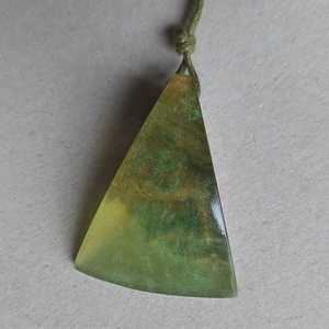 Halványzöld műgyanta nyaklánc olajfával - ékszer - nyaklánc - medálos nyaklánc - Meska.hu