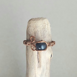 Állítható vörösréz gyűrű ásvány golyóval - ékszer - gyűrű - statement gyűrű - Meska.hu