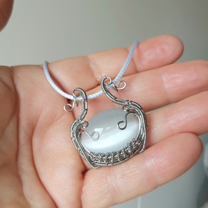 Fehér macskaszemes acél nyaklánc - ékszer - nyaklánc - medálos nyaklánc - Meska.hu