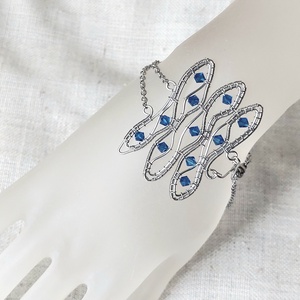 Acél karkötő swarovski kristályokkal - Meska.hu