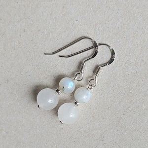 Sterling ezüst fülbevaló holdkő és hókvarc ásványokkal - esküvő - ékszer - fülbevaló - Meska.hu