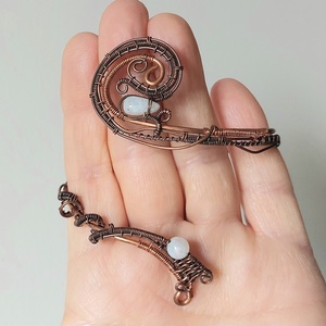 Vörösréz merev karkötő holdkő ásvány kövekkel - ékszer - karkötő - karperec - Meska.hu