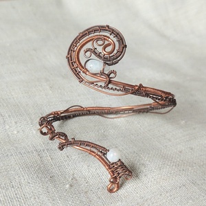 Vörösréz merev karkötő holdkő ásvány kövekkel - ékszer - karkötő - karperec - Meska.hu