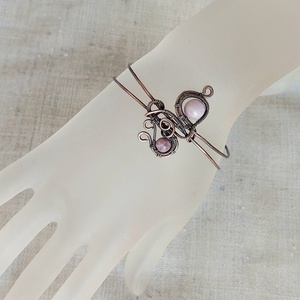 Vörösréz karkötő lepidolit és kunzit ásvány kövekkel - ékszer - karkötő - karperec - Meska.hu