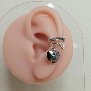 Acél aszimmetrikus fülékszer swarovski kristályokkal - ékszer - fülbevaló - fülékszer - Meska.hu