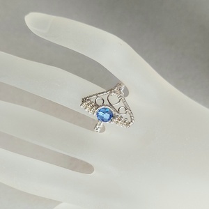 Ezüstözött állítható gyűrű swarovski kristállyal - ékszer - gyűrű - statement gyűrű - Meska.hu