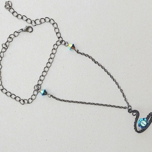 Fekete gyűrűs készékszer swarovski kristályokkal - ékszer - karkötő - kézfej karkötő - Meska.hu