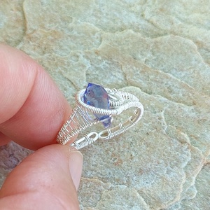 Ezüstözött állítható gyűrű lila swarovski kristállyal - Meska.hu
