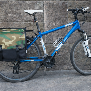 Biciklis csomagtartó táska, Játék & Sport, Sport és kikapcsolódás, Kerékpározás, Biciklis táska, Varrás, MESKA