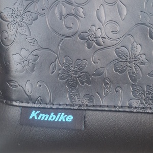  Fekete virágos nyomott mintás válltáska - táska & tok - kézitáska & válltáska - válltáska - Meska.hu