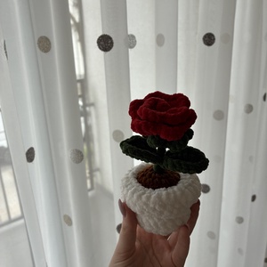 Horgolt rózsa - otthon & életmód - virágdekoráció - virágdíszek - asztali virágdísz - Meska.hu
