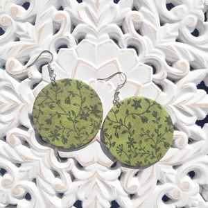 Zöld virágos textilfülbevaló - ékszer - fülbevaló - karika fülbevaló - Meska.hu