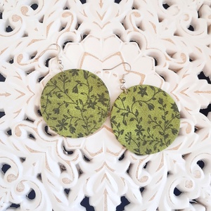 Zöld virágos textilfülbevaló - ékszer - fülbevaló - karika fülbevaló - Meska.hu