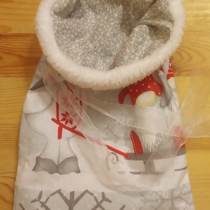 Mikulás zsákocska S2., Karácsony, Mikulás, Mikulás zsák, Varrás, Gyerkőcöknek Mikulás zsákocskák, melyek moshatók és jövőre újra felhasználhatók.

Aranyos mintákkal..., MESKA