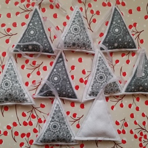 Karácsonyfadísz  szürke-fehér  - karácsony - karácsonyi lakásdekoráció - karácsonyfadíszek - Meska.hu