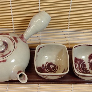 Nyeles teáskanna (kyusu) tálcával, kető csészével - otthon & életmód - konyhafelszerelés, tálalás - konyhai tárolás - tea & kávé tárolás - Meska.hu