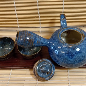 Nyeles teáskanna (kyusu) tálcával, kető csészével - otthon & életmód - konyhafelszerelés, tálalás - konyhai tárolás - tea & kávé tárolás - Meska.hu