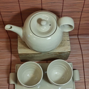 Teaskanna, kettő pohárral és tálcával  - otthon & életmód - konyhafelszerelés, tálalás - konyhai tárolás - tea & kávé tárolás - Meska.hu