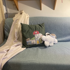 Manóváros házikós párna - otthon & életmód - lakástextil - párna & párnahuzat - díszpárna (belsővel együtt) - Meska.hu