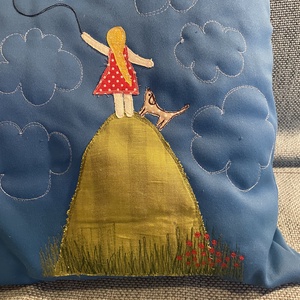 Sárkányeregető kislány puha díszpárna - otthon & életmód - lakástextil - párna & párnahuzat - díszpárna (belsővel együtt) - Meska.hu