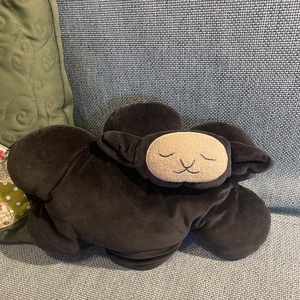 Bárányfelhő vagy viharfelhő - bárány formájú puha párna - otthon & életmód - lakástextil - párna & párnahuzat - díszpárna (belsővel együtt) - Meska.hu