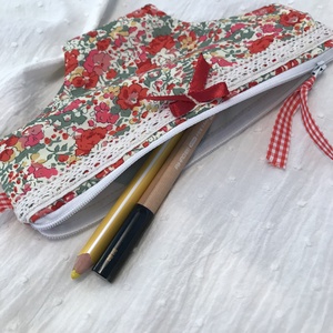 Bugyi neszesszer vagy tolltartó - otthon & életmód - papír, írószer - tolltartó & ceruzatekercs - Meska.hu