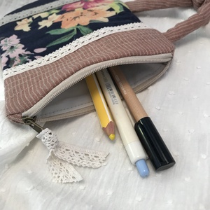 Teáscsésze vagy bögre neszesszer vagy tolltartó - otthon & életmód - papír, írószer - tolltartó & ceruzatekercs - Meska.hu