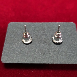 Kék�bíbor márvány mintás négyzet fülbevaló � 13x13 mm - ékszer - fülbevaló - pötty fülbevaló - Meska.hu