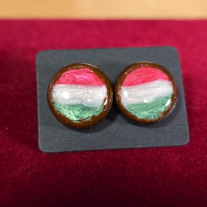 Magyar zászlós, kézzel készült fa fülbevaló � UV gyantával - Meska.hu