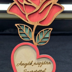 Egyedi fa rózsa � Anyák napi ajándék, gravírozott szívvel - Meska.hu