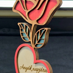 Egyedi fa rózsa � Anyák napi ajándék, gravírozott szívvel - otthon & életmód - dekoráció - asztal és polc dekoráció - asztaldísz - Meska.hu