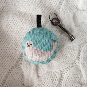 Textil kulcstartó  Fóka - táska & tok - kulcstartó & táskadísz - kulcstartó - Meska.hu