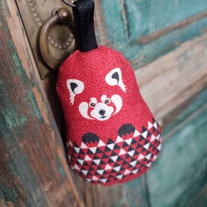 Textil kulcstartó  Kis panda, vörös macskamedve - táska & tok - kulcstartó & táskadísz - kulcstartó - Meska.hu