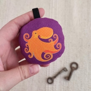 Textil kulcstartó  Polip - táska & tok - kulcstartó & táskadísz - kulcstartó - Meska.hu