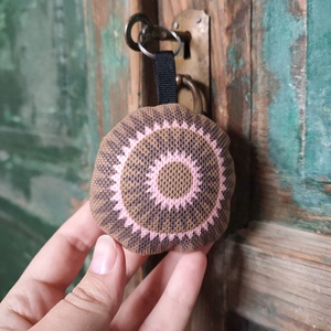 Textil kulcstartó  Sünilány - táska & tok - kulcstartó & táskadísz - kulcstartó - Meska.hu