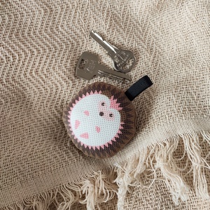 Textil kulcstartó  Sünilány - táska & tok - kulcstartó & táskadísz - kulcstartó - Meska.hu