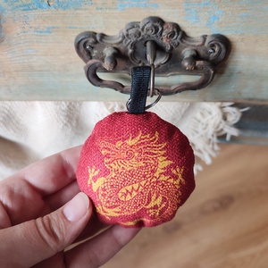 Textil kulcstartó  Sárkány, Táska & Tok, Kulcstartó & Táskadísz, Kulcstartó, Baba-és bábkészítés, Varrás, MESKA