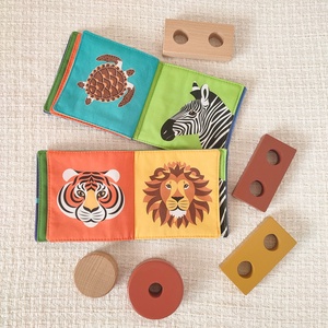 Babakönyv � Trópusi állatokkal - játék & sport - textilkönyv & babakönyv - Meska.hu