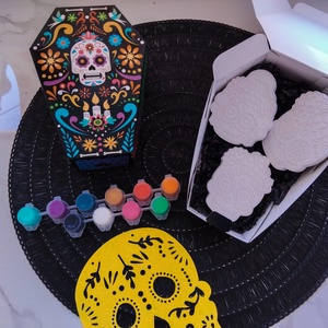 Calavera kifestő - halloweeni festhető gipszfigurák - otthon & életmód - dekoráció - halloween - halloweeni figurák - Meska.hu