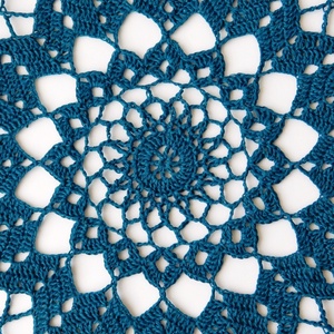 Türkizkék mandala falidísz 25 cm, álomfogó, horgolt lakásdekoráció -  - Meska.hu