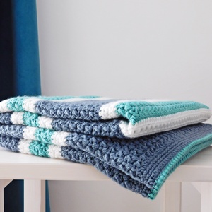 Csíkos horgolt nagyméretű babatakaró, szürke-fehér-türkiz kisfiú takaró - otthon & életmód - babaszoba, gyerekszoba - Meska.hu