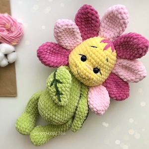 Horgolt plüss virág - játék & sport - plüssállat & játékfigura - más figura - Meska.hu