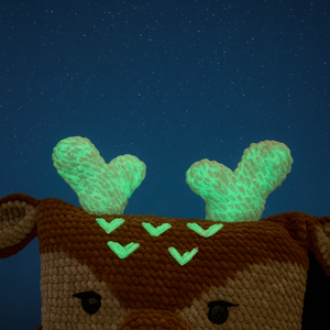 Horgolt rénszarvas párna világító szarvakkal - karácsony - karácsonyi lakásdekoráció - karácsonyi manók, figurák - Meska.hu