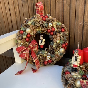 Adventi ajtódísz diótörővel, Karácsony, Adventi díszek, Adventi ajtódísz, Virágkötés, MESKA