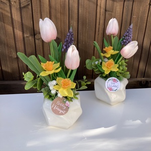 Tulipános asztaldísz , Otthon & Életmód, Virágdekoráció, Virágdíszek, Virágdísz kaspóban, Virágkötés, MESKA